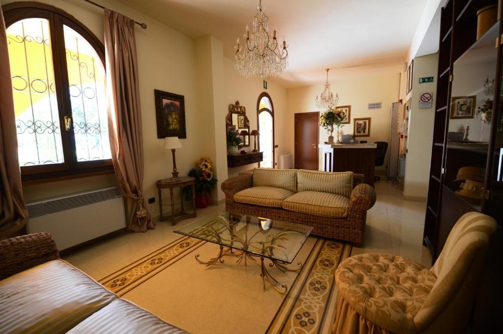 Poggio Degli Olivi Bed & Breakfast Monsummano Terme Exterior foto
